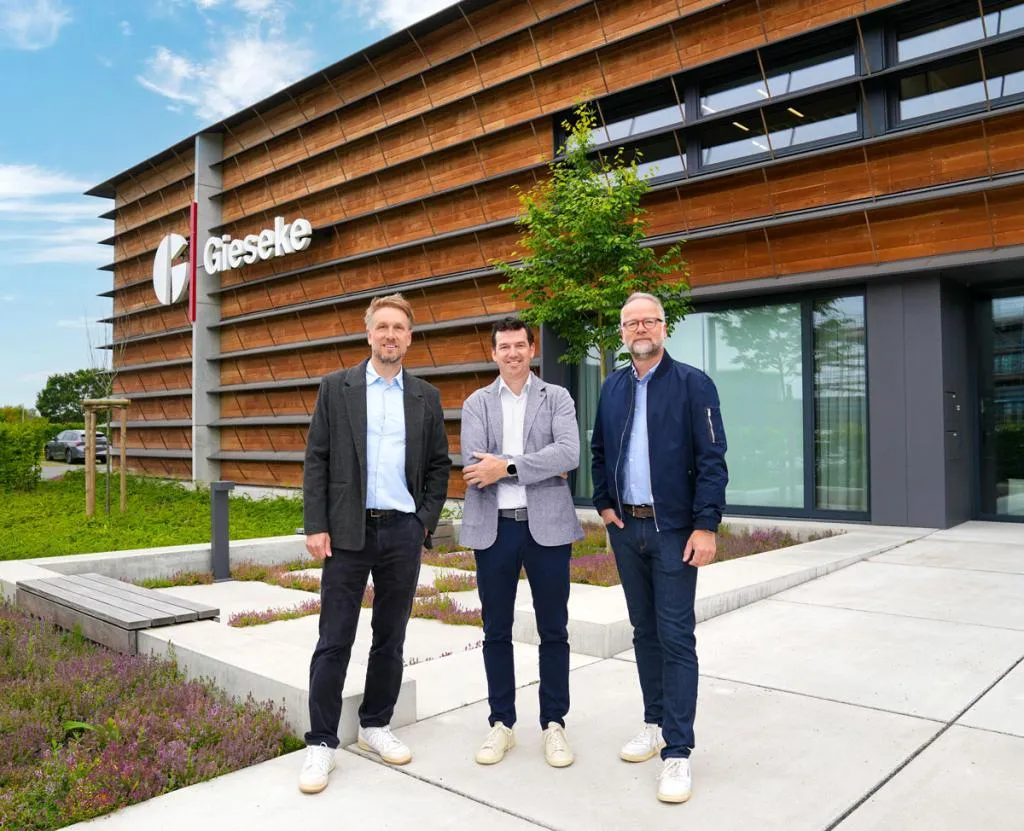 V.l.n.r. Mark Gieseke (Geschäftsführer Gieseke GmbH), Tobias Krützkemper (Leitung Abteilung Massivbau), Volker Böckmann (Geschäftsführer Gieseke GmbH)