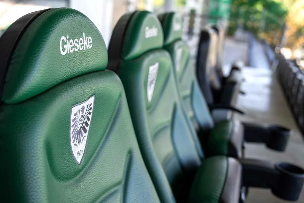 Sitze im LVM-Stadion
