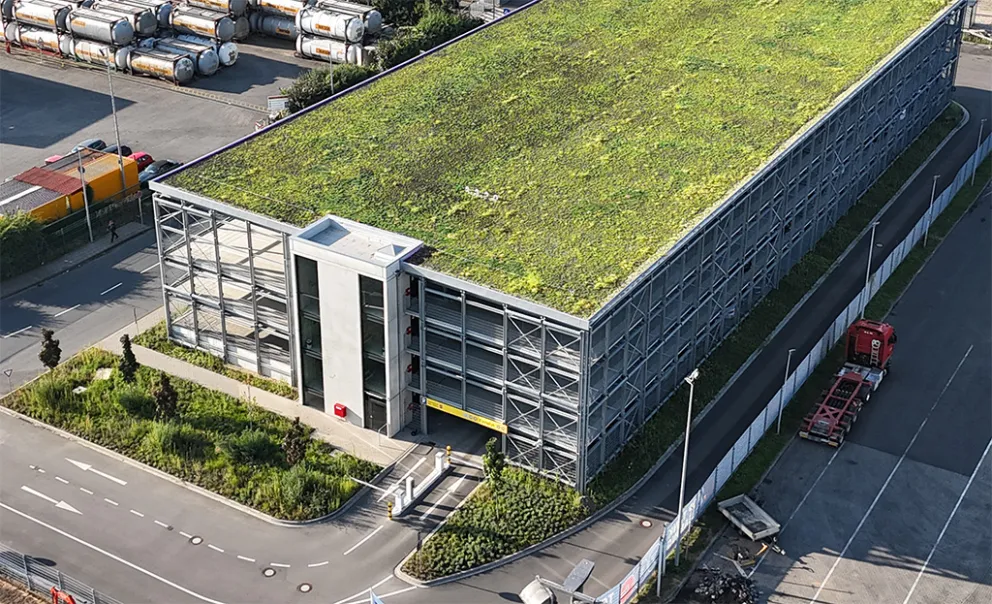 Parkhaus mit Begrünung 02